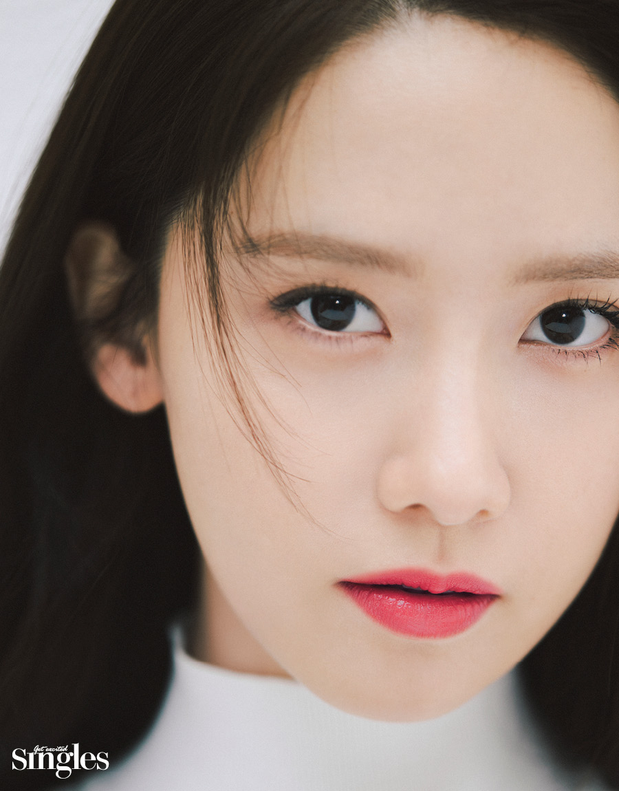 윤아가 에스티로더와 함께한 싱글즈 화보